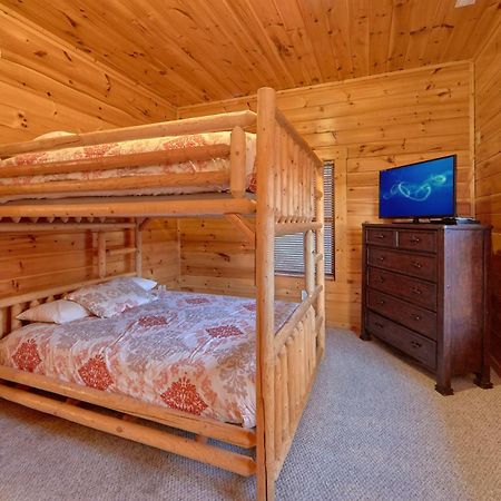 Misty Mountain Lodge Holiday Home Gatlinburg Bagian luar foto